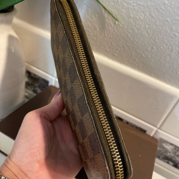 Louis Vuitton Zippy Wallet - Picture 3 of 13
